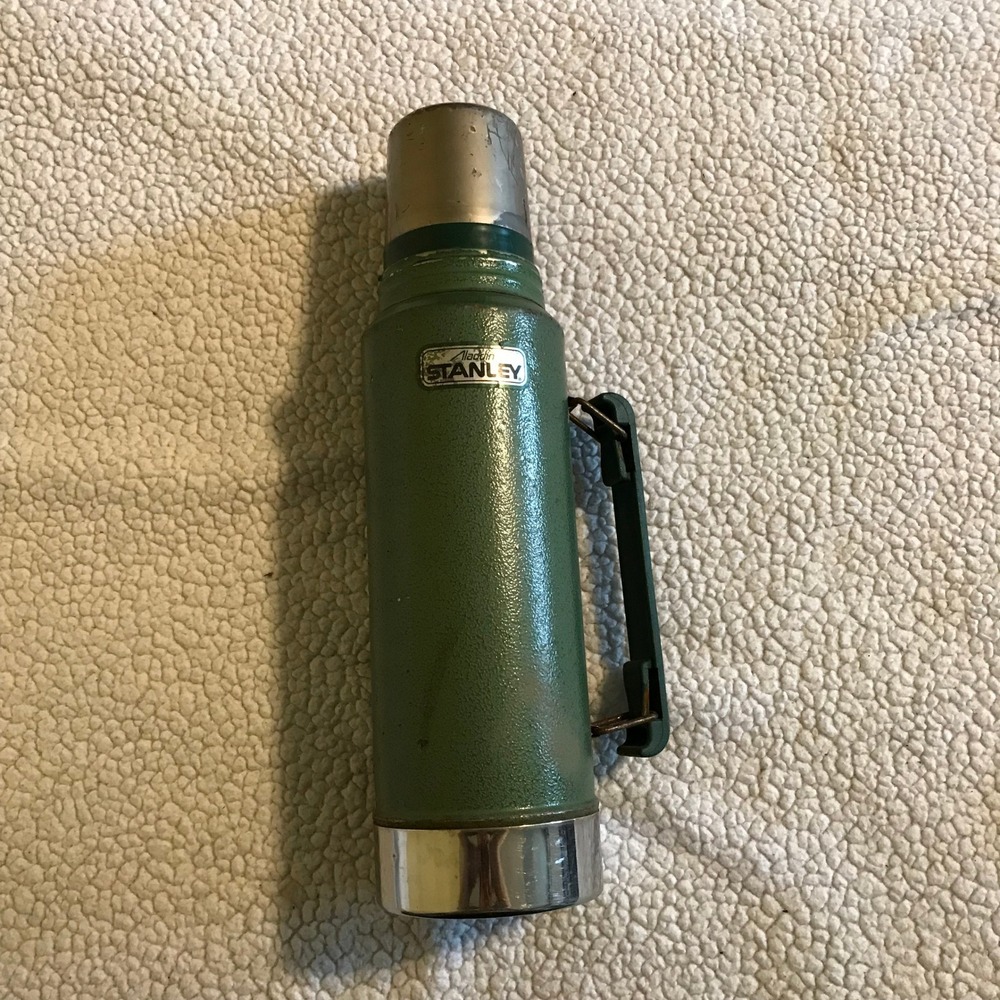 Vintage Aladdin Stanley Thermos A-944DH 1 Quart Hammertone Green Vacuum Bottle